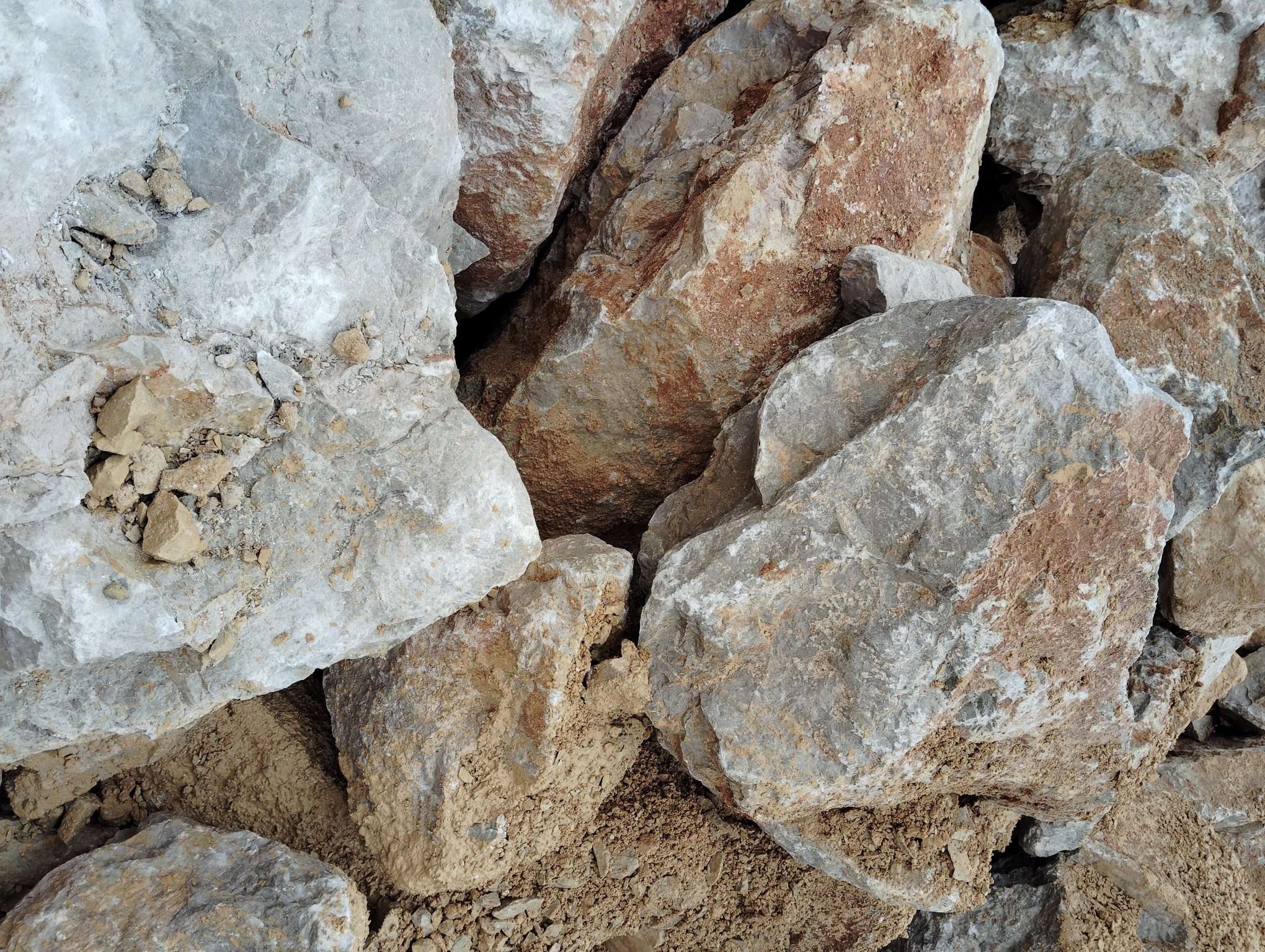 Netřídený lomové kamenivo stavebniny MI-KAM s.r.o. Starý Hrozenkov – materiál pro zásypy a terénní úpravy