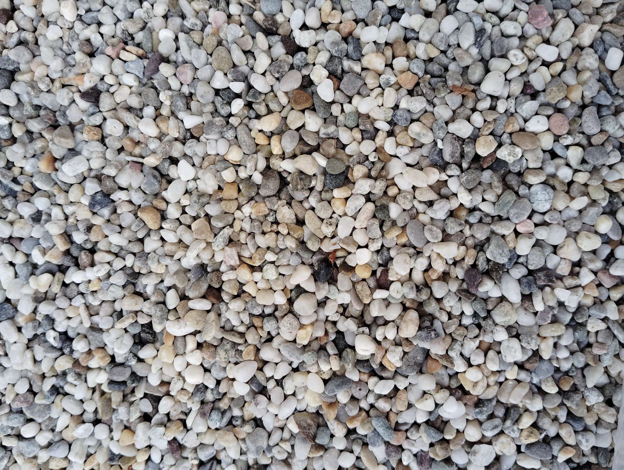 Říční oblázky frakce 3–4 stavebniny MI-KAM s.r.o. Starý Hrozenkov – drobné oblázky vhodné pro dekorativní a zahradní úpravy